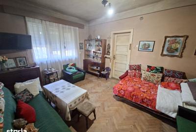 Casă cu 4 camere cu Teren 1421 Mp în Ardud