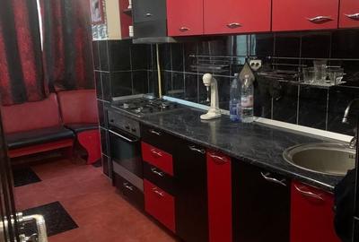 Apartament cu 3 camere decomandat în Popoveni