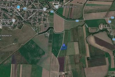 Teren de 74400 mp, în Central