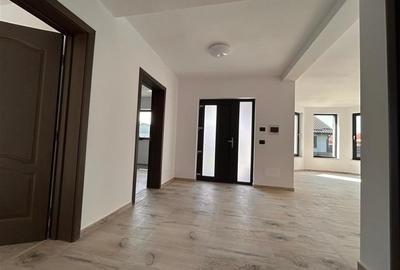 Casă individuală cu 3 camere cu Canalizare în Letea - 13