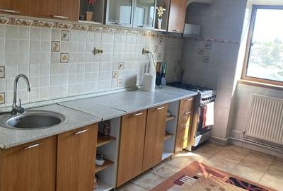 Apartament cu 2 camere semidecomandat în 1 Mai