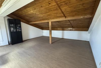 Casă cu 7 camere cu Canalizare în Central - 16
