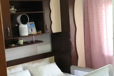 Apartament cu 3 camere decomandat, mobilat în Steaua