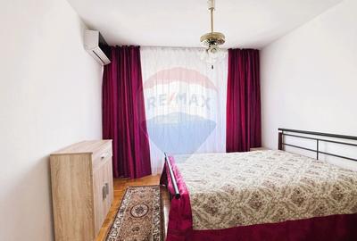 Apartament cu 2 camere decomandat, mobilat în Central