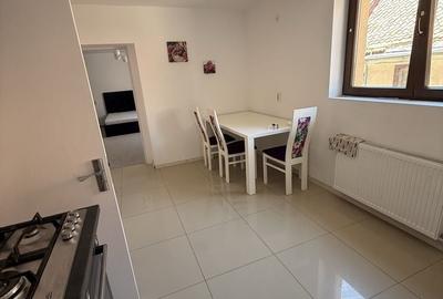 Apartament cu 3 camere decomandat în Central - 4