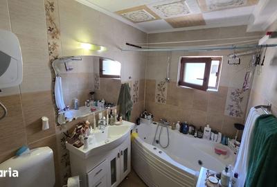 Apartament cu 3 camere decomandat în Tomis III - 12