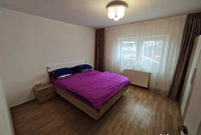 Apartament cu 3 camere decomandat în Păcii