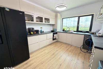 Casă cu 4 camere cu Teren 520 Mp în Micești - 4