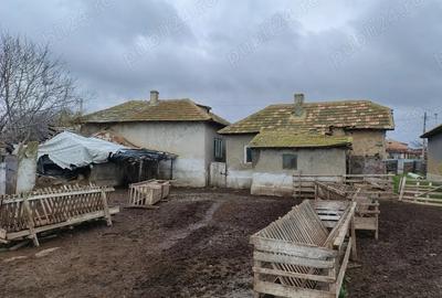 Casă cu 5 camere cu Teren 2500 Mp în Stejaru - 8