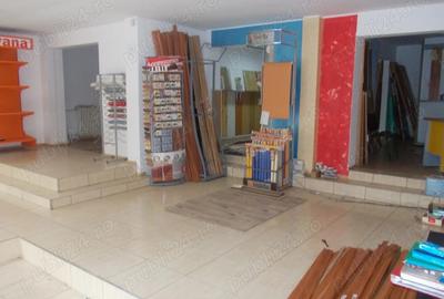 Spațiu comercial, de 100 mp, în Micro 17