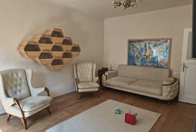 Apartament cu 3 camere decomandat în Drumul Carului