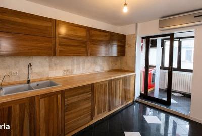 Apartament cu 4 camere în Crângași