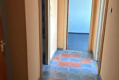 Apartament cu 2 camere decomandat în Titan