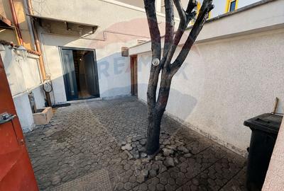Casă cu 5 camere cu Canalizare în Eroii Revoluției - 2