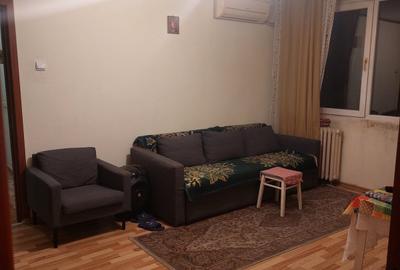 Apartament cu 3 camere semidecomandat în Central - 1