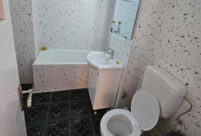 Apartament cu 4 camere decomandat în Eremia