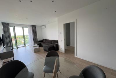 Apartament cu 3 camere semidecomandat în Sisești