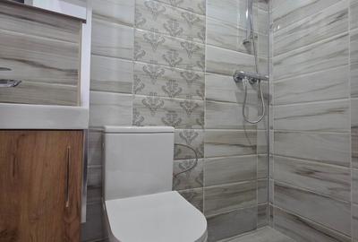 Casă individuală cu 4 camere cu Canalizare în Giulești