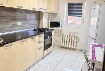 Apartament cu 2 camere decomandat în Central