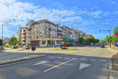 Apartament cu 3 camere decomandat în 1 Mai
