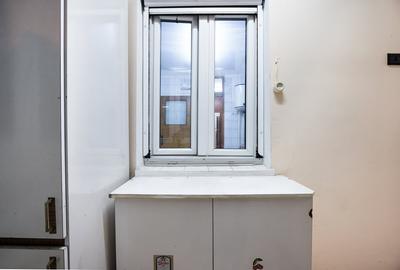 Apartament cu 2 camere decomandat în Baba Novac