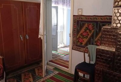 Casă cu 4 camere în Ciorăști