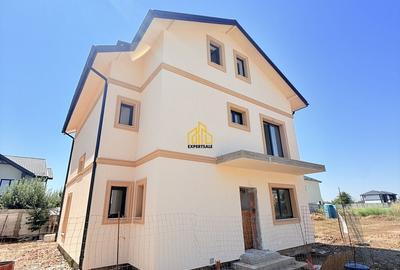 Casă cu 4 camere cu Teren 304 Mp în Central