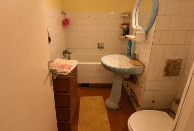 Apartament cu 3 camere semidecomandat în Far - 4