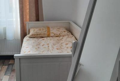 Apartament cu 3 camere decomandat în 15 Noiembrie - 10