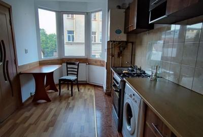 Apartament cu 2 camere decomandat în Semicentral
