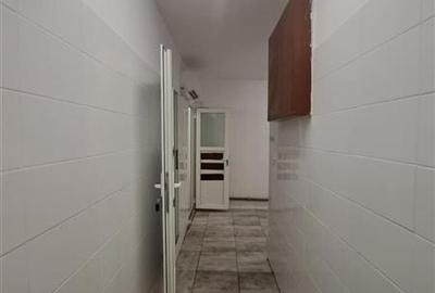 Spațiu comercial, de 30 mp, în Central - 3