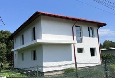 Casă cu 6 camere cu Teren 700 Mp în Breaza de Sus