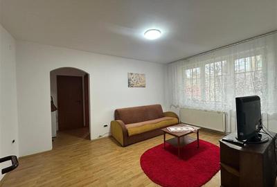 Apartament cu 3 camere semidecomandat, mobilat în Luncă