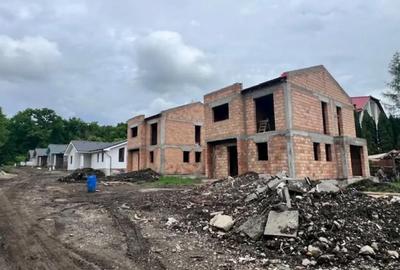Casă cu 4 camere cu Teren 250 Mp în Livezeni - 3