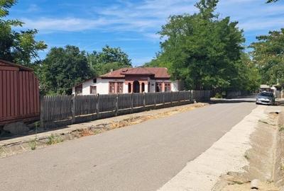 Casă cu 4 camere în Ciocănești