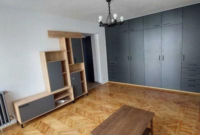 Apartament cu 2 camere semidecomandat în Costin Georgian - 3