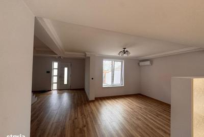 Casă cu 4 camere în Lumina