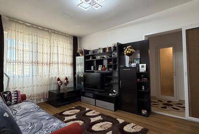 Apartament cu 2 camere semidecomandat, mobilat în Central