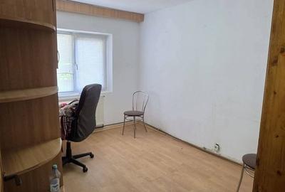 Apartament cu 3 camere în Central - 3