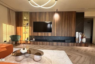 Apartament cu 3 camere decomandat în Exterior Vest