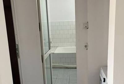 Apartament cu 4 camere decomandat în Central - 1