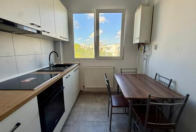 Apartament cu 2 camere decomandat în Podu Roș