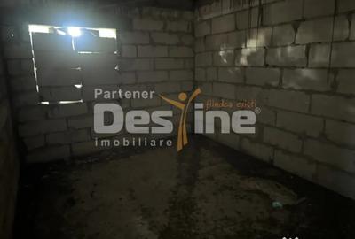 Casă cu 4 camere cu Teren 400 Mp în Simeria