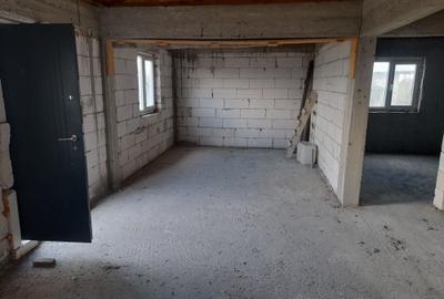 Casă cu 3 camere în Stejaru - 2