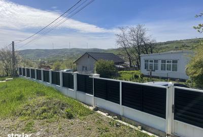 Casă cu 3 camere cu Teren 1800 Mp în Central - 2
