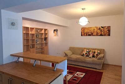 Apartament cu 2 camere decomandat în Mogoșoaia