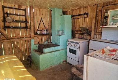 Casă cu 2 camere cu Teren 1150 Mp în Boțești