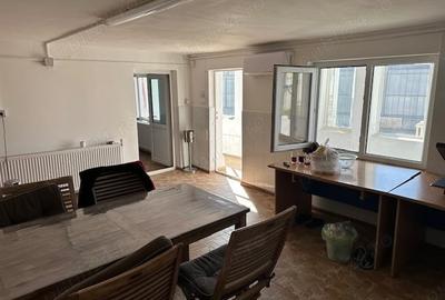 Spațiu comercial, de 163 mp, în Central - 6