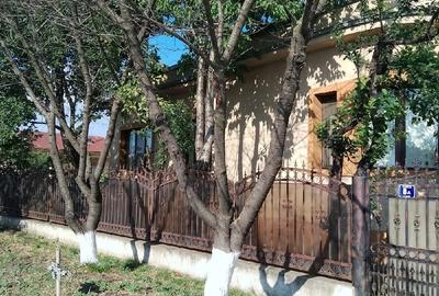 Casă cu Teren 3477 Mp în Garoafa - 3