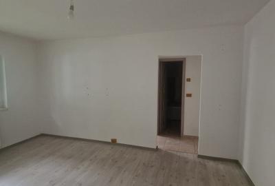 Apartament cu 2 camere semidecomandat în Mioriței - 2